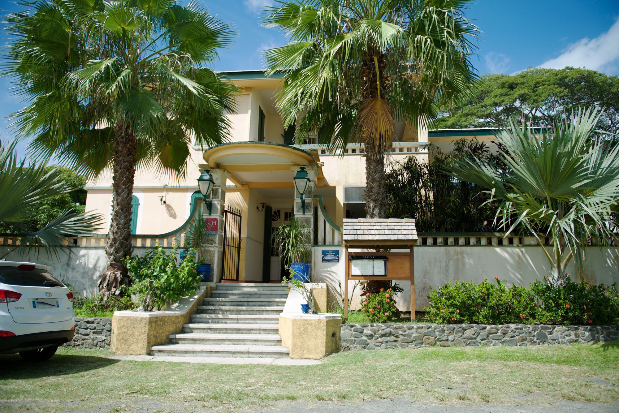 Hotel Habitation Du Comte Sainte-Rose Exterior foto